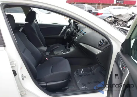 2011 Mazda Mazda3 S Sport z USA, uszkodzony, nr VIN JM1BL1U57B1448146